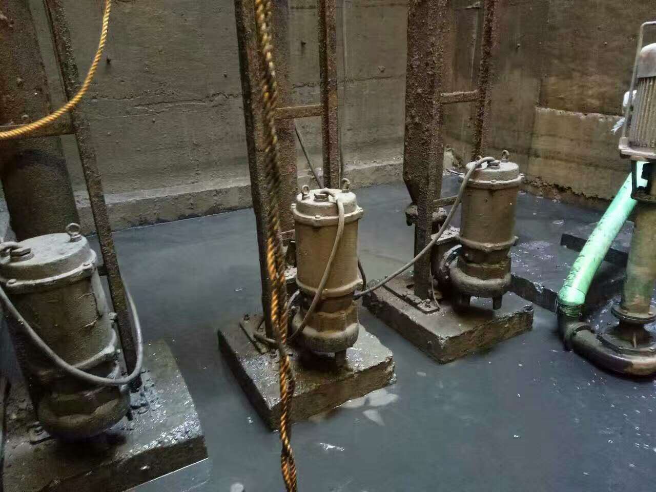 广南污水池清理